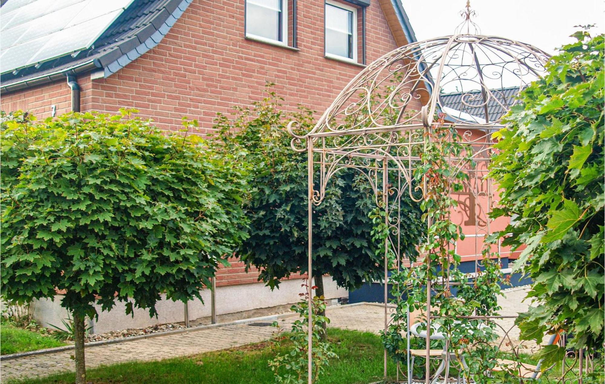 3 Bedroom Beautiful Home In 新勃兰登堡 外观 照片